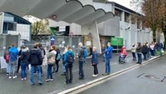 Am Freitag bildete sich vor der Impfstraße in Graz sogar eine Schlange. (Bild: Land Steiermark)