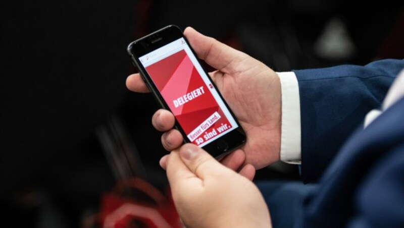 SPÖ Landesparteitag, Schwechat, App, Deligierte (Bild: Imre Antal)