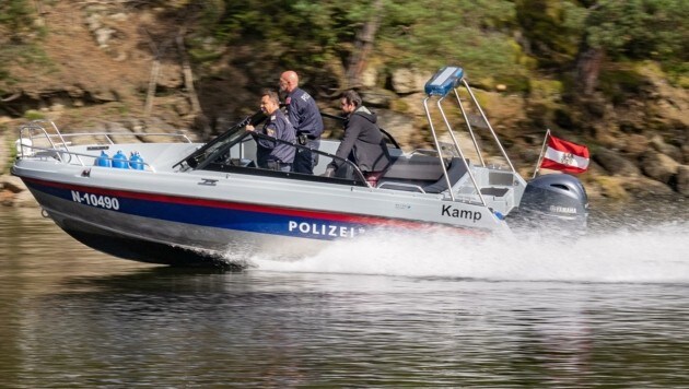 Die Polizeischiffsführer auf dem Stausee Ottenstein erleben auch viele skurrile Einsätze mit. (Bild: Schindler Klaus)