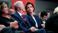 Pamela Rendi-Wagner und Franz Schnabl beim SPÖ-Landesparteitag in Schwechat (Bild: Imre Antal)