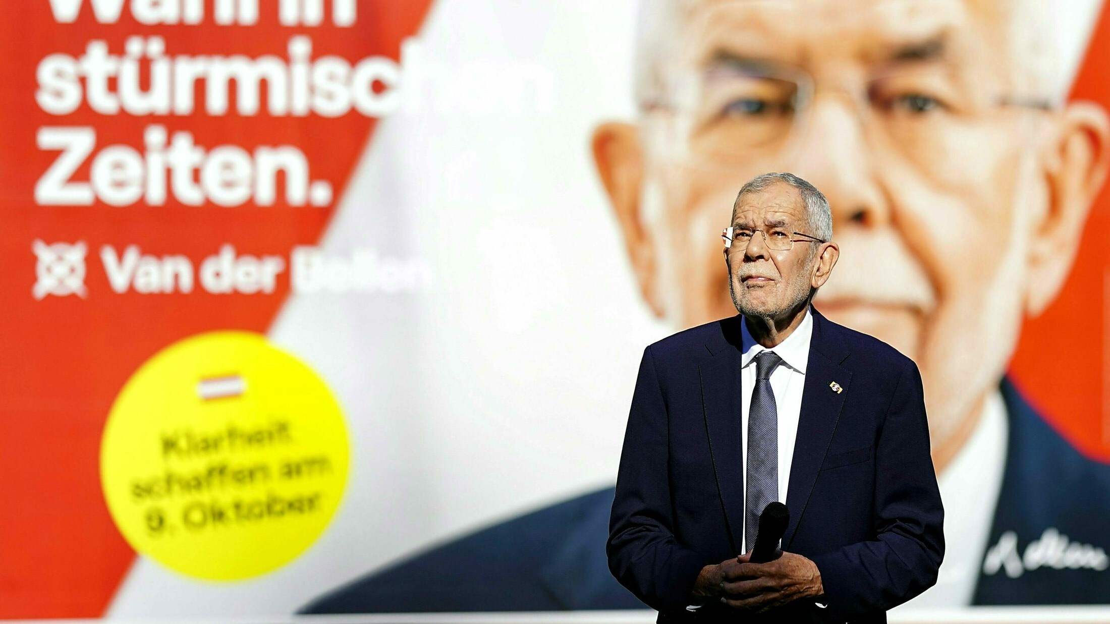 Van Der Bellen Vorne - Hofburg-Momentaufnahme: Stichwahl ...