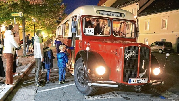 Mit dem historischen Bus durch die lange Nacht.  (Bild: Rojsek-Wiedergut Uta)