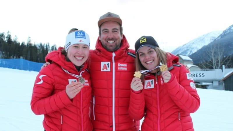 Während Rekord-Juniroenweltmeisterin Magdalena Egger (re.) mittlerweile in der WC3-Gruppe trainiert, wird Victoria Olivier (li.) weiterhin von ÖSV-Coach Florian Melmer in der Europacup-Trainingsgruppe betreut. (Bild: Peter Weihs/Kronenzeitung)