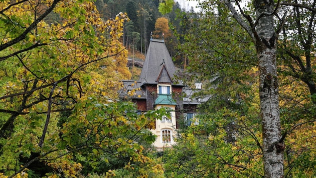 Das für die Öffentlichkeit nicht zugängliche, im Wald versteckte Jagdschloss Mürzsteg (Bild: Christian Jauschowetz)