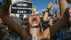 Auch in der Türkei protestieren Frauen. (Bild: Bulent KILIC / AFP)