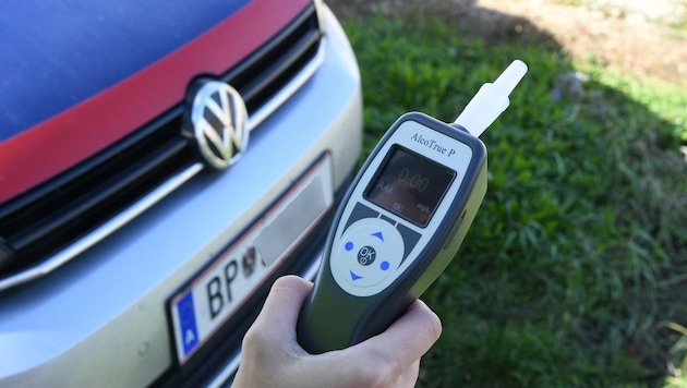 After an accident with a moped driver in Natternbach on Sunday afternoon, the driver's breathalyzer went into overdrive (Bild: P. Huber)