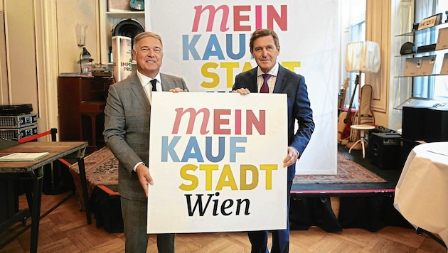 Wirtschaftskammer-Wien-Präsident Walter Ruck und Wirtschaftsstadtrat Peter Hanke präsentieren die neue Förderschiene und Marke. (Bild: Gerhard Bartel)