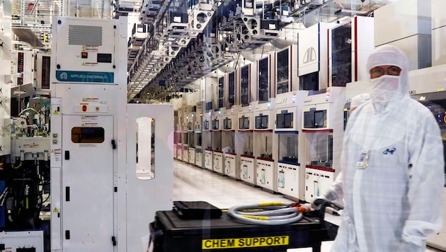 A clean room laboratory of the chip manufacturer Micron (Bild: AP)