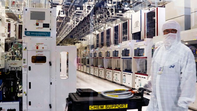 Ein Reinraumlabor des US-Chipherstellers Micron (Bild: AP)