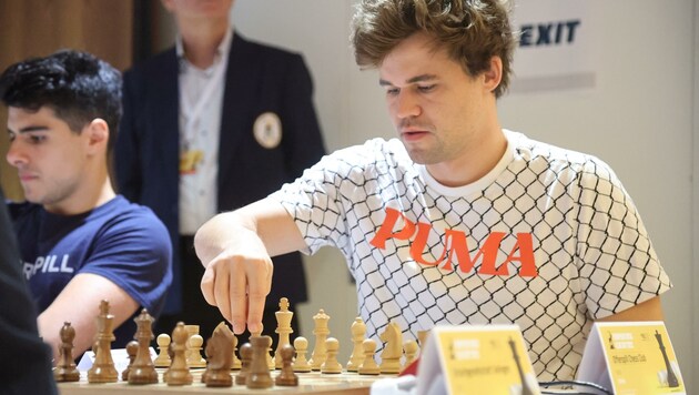 Weltmeister Magnus Carlsen feierte am Dienstag gegen den Deutschen Naumann den ersten Sieg. (Bild: Birbaumer Christof)