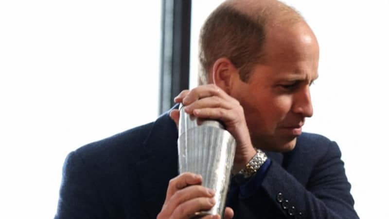 Prinz William hatte beim spaßigen Cocktail-Duell mit seiner Ehefrau die Nase vorn. (Bild: AFP)