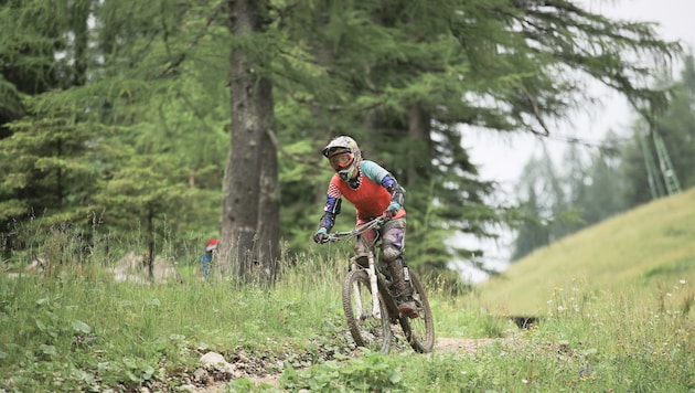 Der Bikepark am Wurbauerkogel ist auch dank der reichen Auswahl an Strecken bei den Mountainbikern sehr beliebt. Nun kursieren aber in der Radfahrszene Gerüchte, dass der Park am Abenteuerberg vor dem Ende stehen soll. (Bild: TVB Pyhrn-Priel Hinterramskogler)