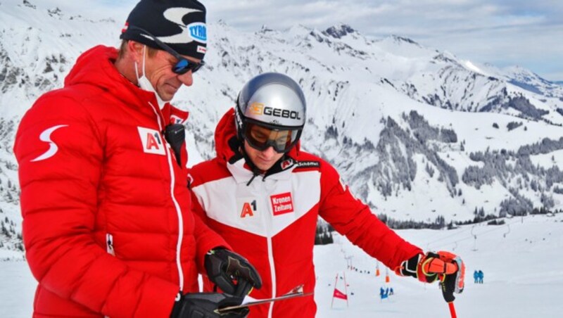 ÖSV-Gruppentrainer Mike Pircher (li.) und Patrick Feurstein arbeiten schon länger zusammen. (Bild: Christof Birbaumer / Kronenzeitung)