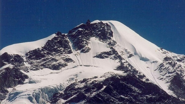 Auf dem Draupadi Ka Danda II in Indien sind bei einem Lawinenunglück mindestens 26 Bergsteiger ums Leben gekommen. (Bild: Wikipedia/Amar (CC BY-SA 3.0))
