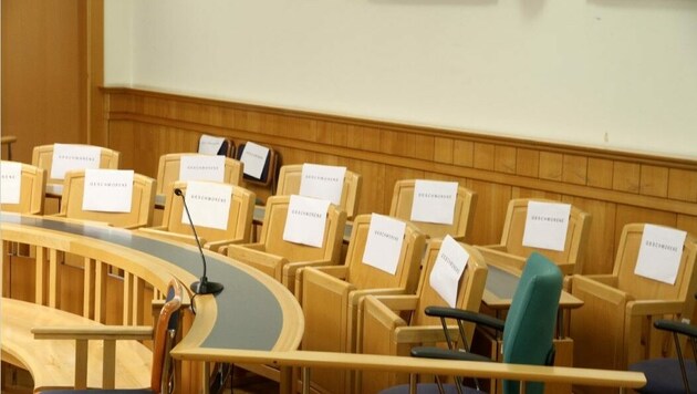 Die Plätze für die Geschworenen blieben leer (Bild: Andi Schiel)
