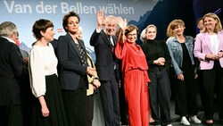 Bundespräsident Alexander Van der Bellen, Ehefrau Doris Schmidauer (Bild: APA/ROLAND SCHLAGER)