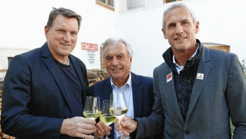 Kultkicker Andreas Herzog (li.) und Michael Konsel (re.), Ex-ORF-Sportchef Hans Huber (Bild: Klemens Groh)