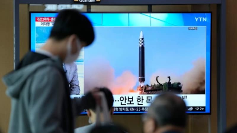 Bilder von den Raketentests am Sonntag gingen durch südkoreanische Medien. (Bild: Associated Press)