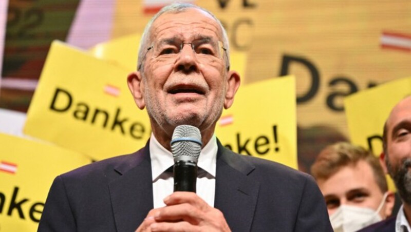 Jubel in der Wahlzentrale von Alexander Van der Bellen (Bild: AFP)