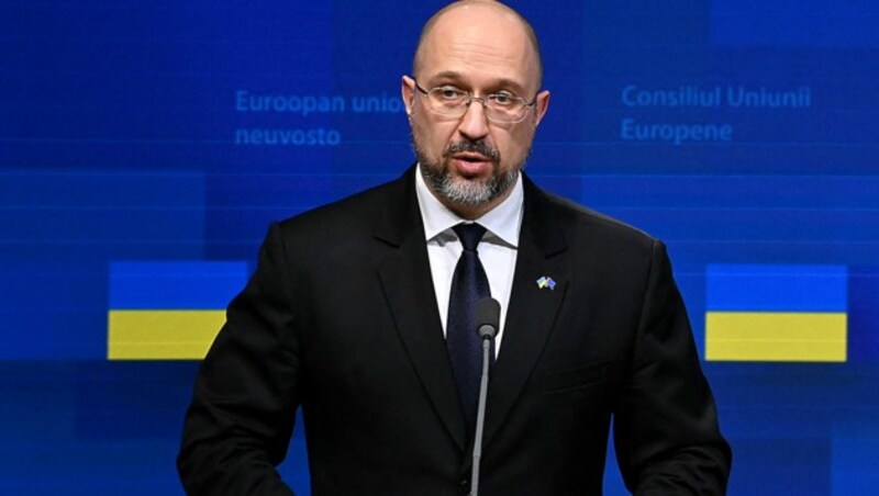 Das ist der echte ukrainischen Ministerpräsident Denys Schmyhal. (Bild: APA/AFP/John THYS)