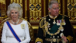 Königin Camilla und König Charles, damals noch Herzogin Camilla und Prinz von Wales, bei der Parlamentseröffnung 2014 (Bild: APA/AFP Pool/Carl Court)