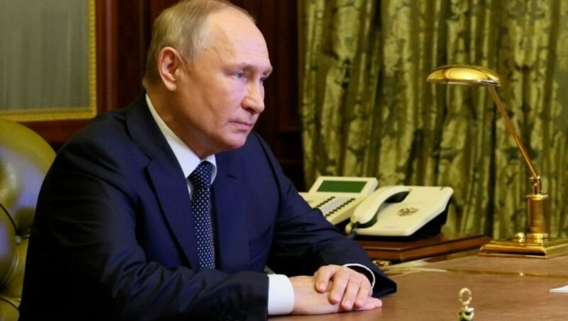 Präsident Wladimir Putin während einer Besprechung mit seinem Sicherheitsrat (Bild: AP)