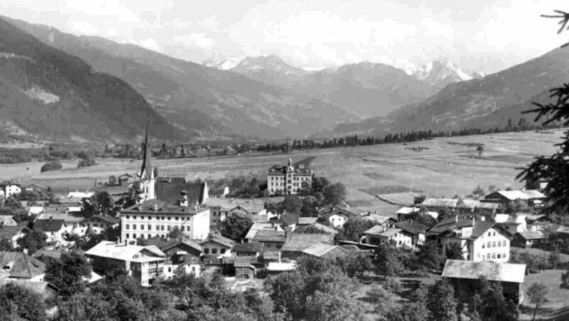 Fügen mit Schloss im Jahr 1928 (Bild: zVg)