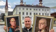 Martin Reiter hält die Porträts von Zar Alexander (links) und Kaiser Franz in Händen. Sie trafen sich vor 200 Jahren in Tirol, allerdings nicht im Zillertal. (Bild: zVg)