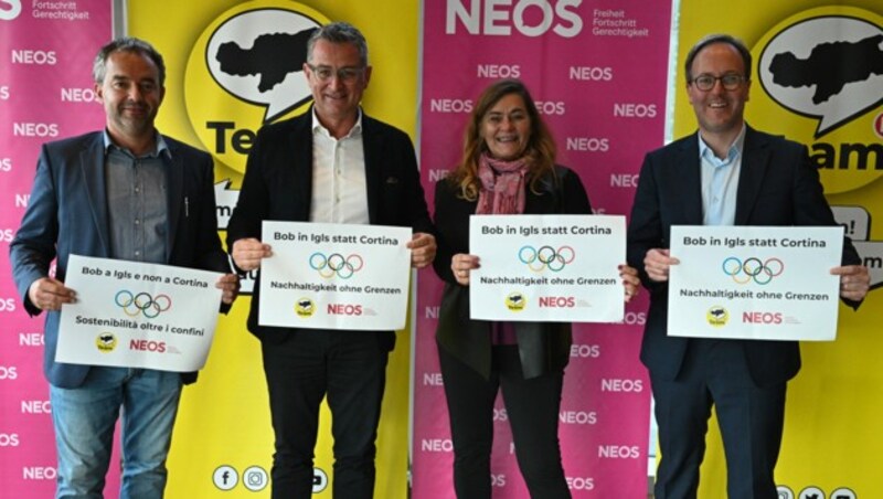 Sprechen sich für Olympia in Innsbruck aus: Paul Köllensperger, Alex Ploner (beide Team K), Dagmar Klingler und Dominik Oberhofer (v.l.) (Bild: NEOS Tirol)