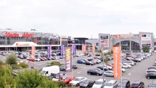 Am Parkplatz der Shoppingcity Seiersberg passierten zwei der drei Überfälle. (Bild: Shoppingcity Seiersberg)