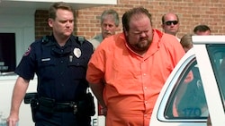 Die Hinrichtung von Dreifach-Mörder Alan Eugene Miller ging schief - nun klagt der 57-Jährige den US-Bundesstaat Alabama. (Bild: Associated Press)