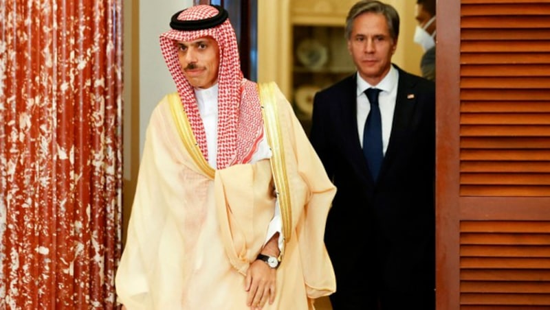 Saudi-Arabiens Außenminister Faisal bin Farhan wehrt sich gegen die Kritik aus den USA (im Bild: US-Außenminister Antony Blinken) (Bild: APA/AFP/POOL/JONATHAN ERNST)