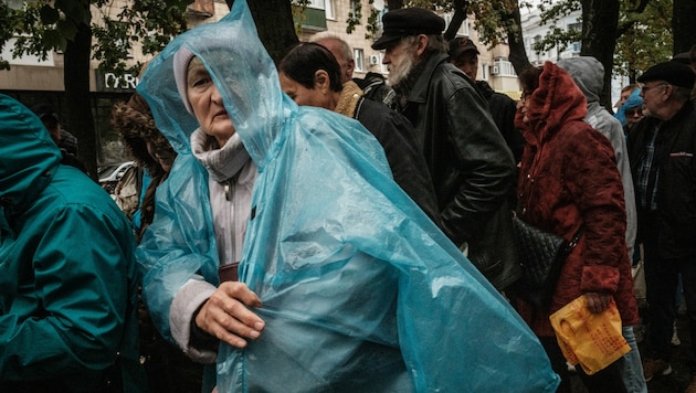 Unterbrechungen der Strom-, Wasser-, Internet- und Mobilfunkdienste belasten die Hilfsarbeit der Caritas laut Michael Landau enorm. (Bild: APA/AFP/Yasuyoshi CHIBA)