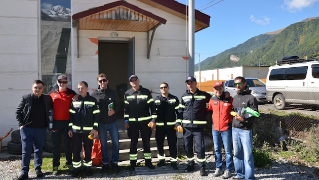 Die Tiroler Delegation traf in Swanetien hauptamtliche Feuerwehrleute, die gleichzeitig Profibergretter sind. (Bild: Bergrettung Tirol)