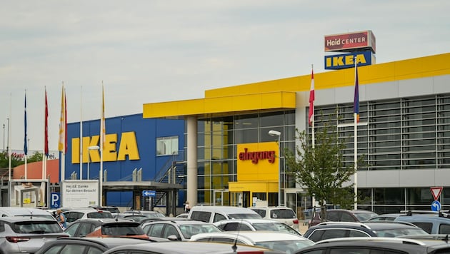 IKEA in Haid sperrt nun erst um 9.30 Uhr auf. (Bild: Markus Wenzel)