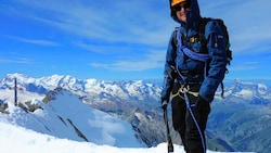 Karl Selden auf dem 4545 Meter hohen Dom, dem höchsten Gipfel auf Schweizer Gebiet (Bild: zvg)