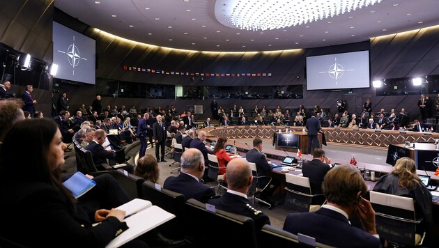 NATO-Verteidigungsministerinnen und -Verteidigungsminister in Brüssel (Archivbild) (Bild: AFP)