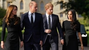 Das Verhältnis zwischen Prinz William und Prinz Harry gilt als angespannt. Jetzt sprach der Thronfolger erstmals seit sechs Jahren wieder über seinen Bruder. (Bild: APA/Photo by Kirsty O‘Connor/AFP)