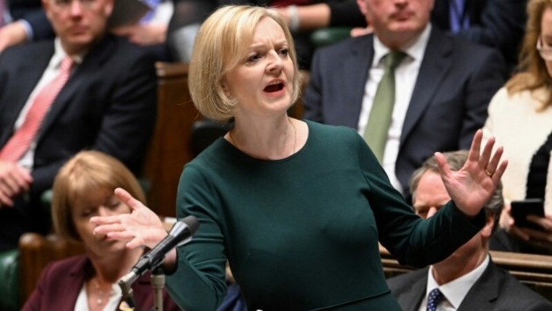 Liz Truss Steuerprogramm gilt als glatte Niederlage - nun läuft der Neo-Premierministerin die Zeit davon. (Bild: AFP/UK Parliament/Jessica Taylor)