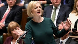 Liz Truss Steuerprogramm gilt als glatte Niederlage - nun läuft der Neo-Premierministerin die Zeit davon. (Bild: AFP/UK Parliament/Jessica Taylor)