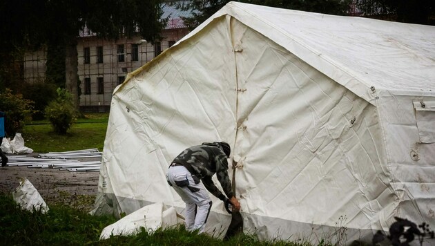 In Oberösterreich wurden bereits die ersten Zelte aufgestellt. (Bild: Pressefoto Scharinger © Daniel Scharinger)
