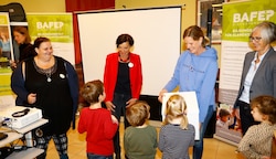 Die Kinder des Praxiskindergartens Bischofshofen bekamen als erste eine PASCHU-Box (Bild: Gerhard Schiel)