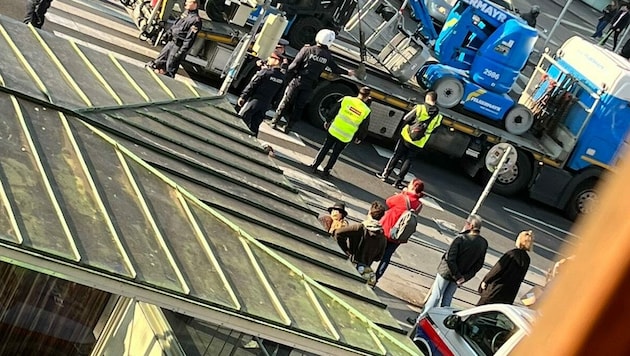 Schon wieder Chaos in der Wiener Innenstadt wegen einer Klebeaktion (Bild: zVg)