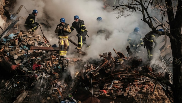 Bombenschäden in Kiew (Bild: AFP)