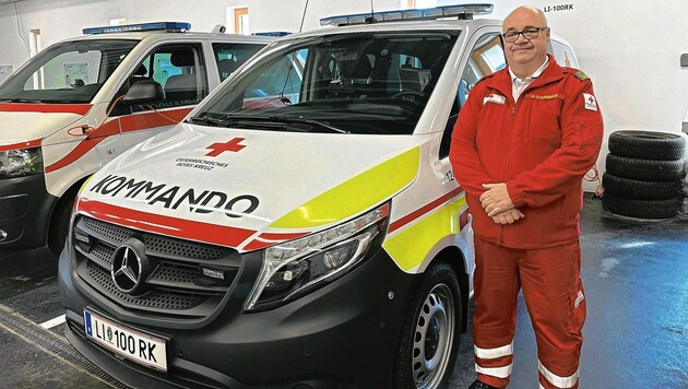Günther Sterninger schätzt die Kameradschaft beim Roten Kreuz: „Einmal Sanitäter, immer Sanitäter!“ (Bild: Jörg Schwaiger)