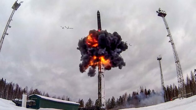 Das russische Verteidigungsministerium testet eine Rakete, die auch Atomwaffen transportieren kann. (Bild: AFP)