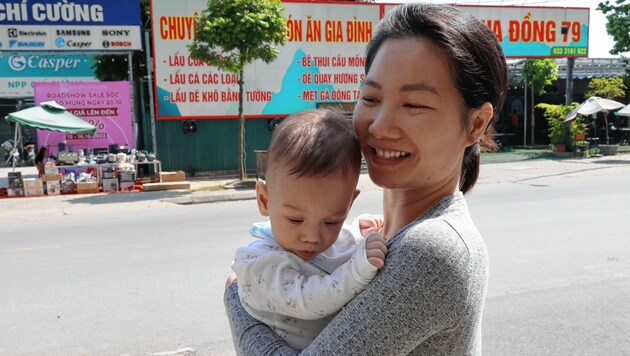 Die „Krone“ besuchte Thu und ihre Zwillinge in Hanoi. (Bild: Christian Jauschowetz)