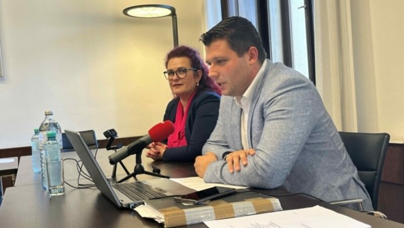 Alexis Pascuttini und Claudia Schönbacher bei der Pressekonferenz am Dienstagnachmittag (Bild: Michaeler)