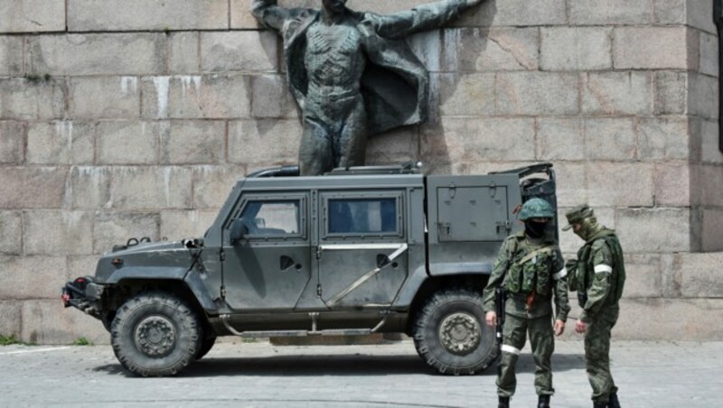 Die russische Armee rechnet mit einem massiven ukrainischen Angriff zur Befreiung der besetzten Stadt Cherson, die prorussische Verwaltung zieht sich schon zurück. (Bild: AFP)