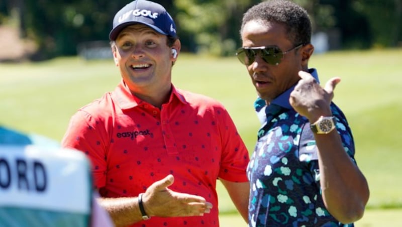 Majed Al Sorour (re.) mit Patrick Reed (Bild: AP)